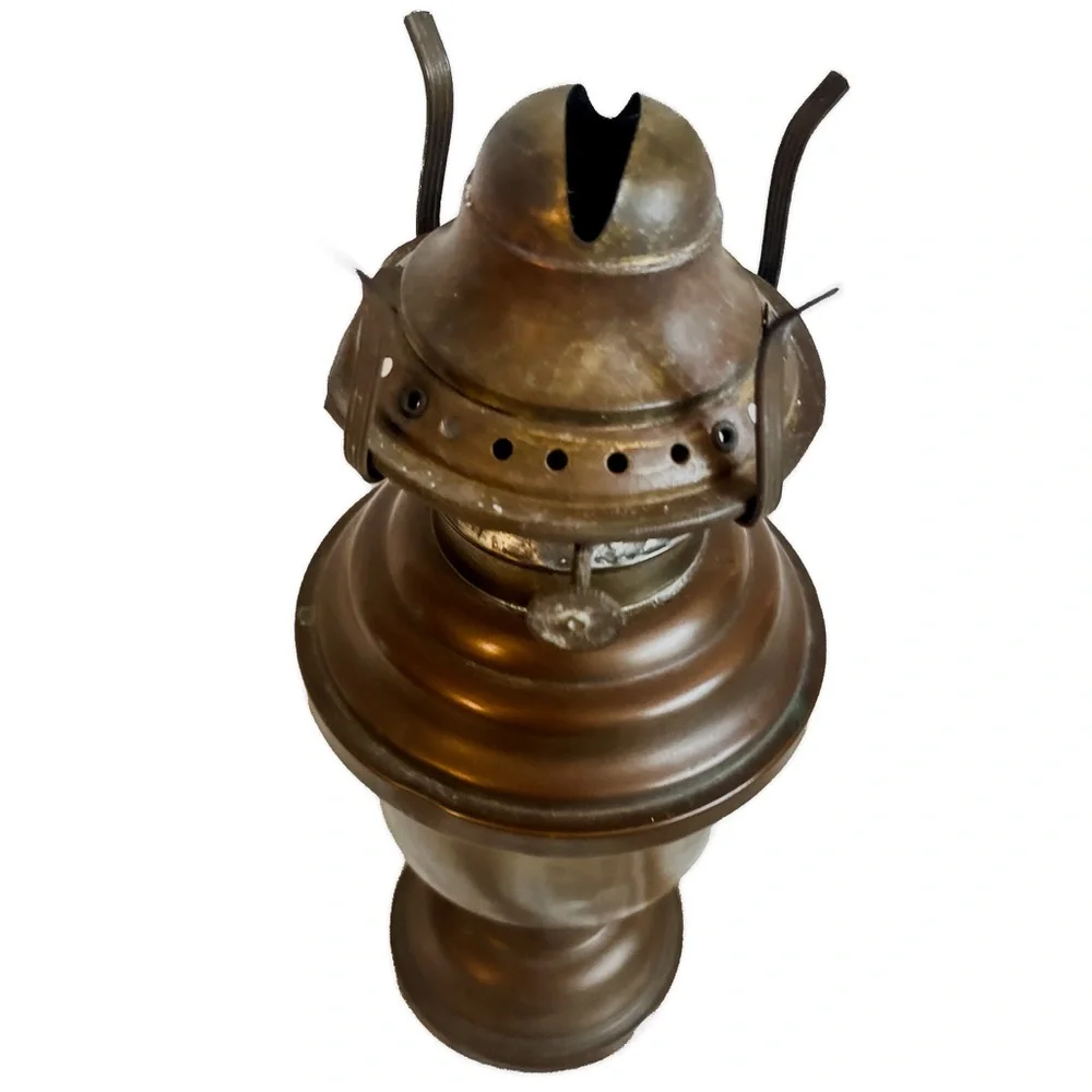 Vintage Decorative Oil Lamp /beautiful condition - Picture 4 of 10